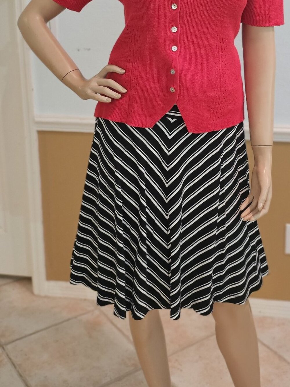 Ann Taylor Loft Black and White Striped Skirt Size A Line Large Stretch